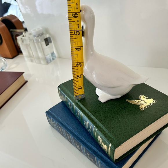 Vintage porcelain white duck with bow tie - Picture 8 of 8